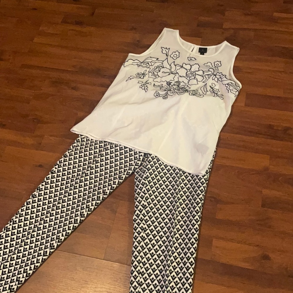 White/black slim ankle 8R- White top Worthington-M